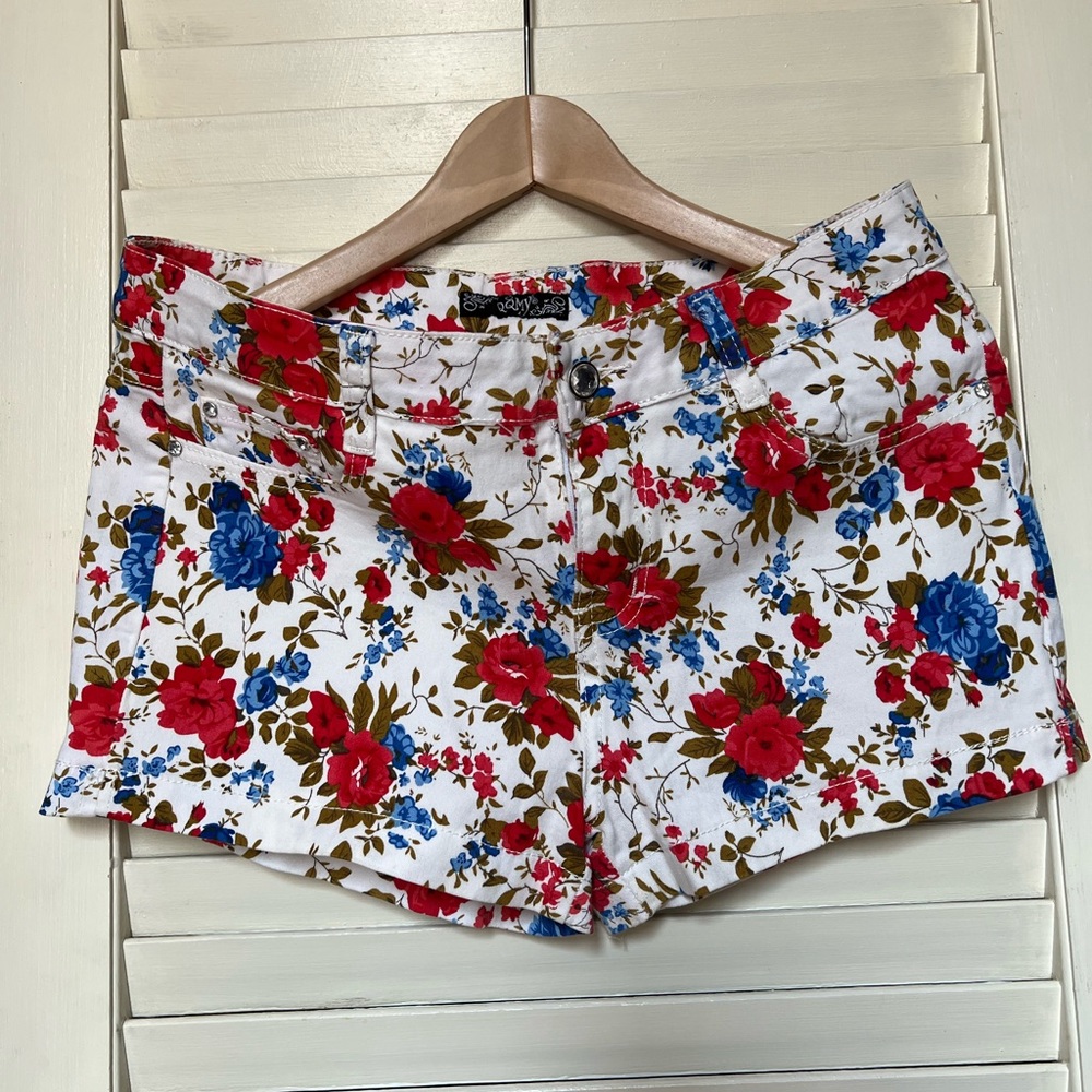 Floral shorts NWOT